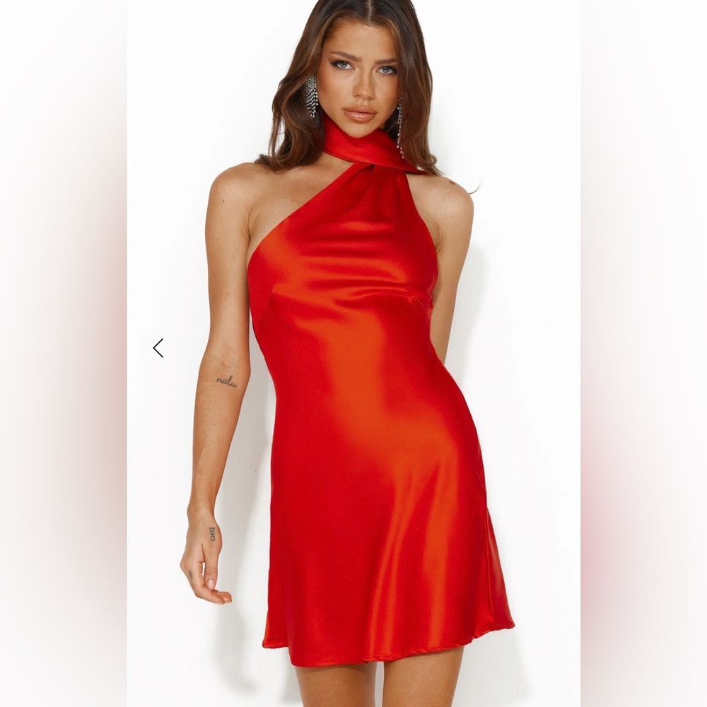 HELLO MOLLY LUXE ARRIVAL SATIN MINI DRESS RED